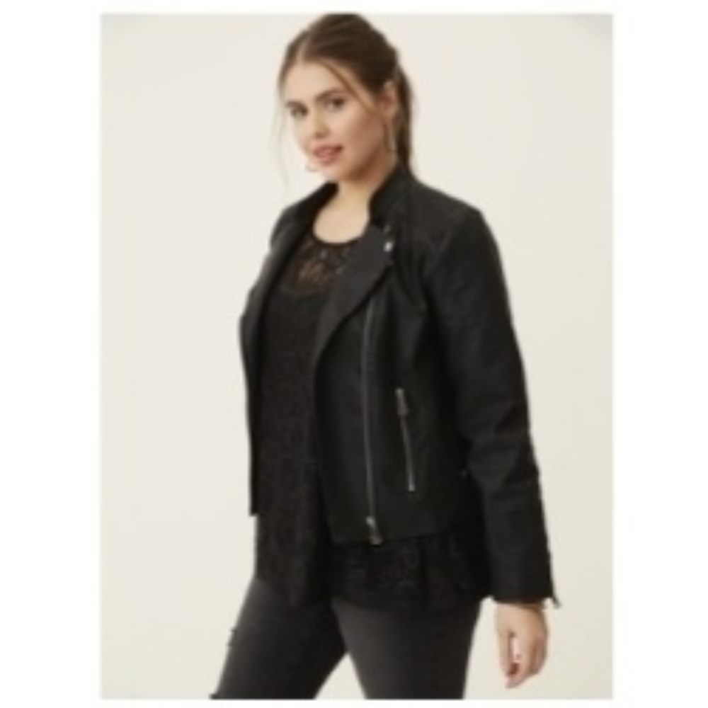 Short leather jacket